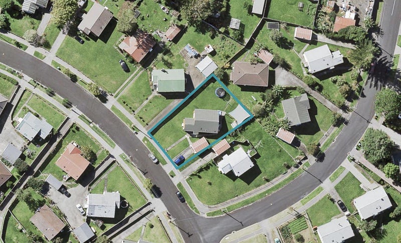 52 Leybourne Circle, Glen Innes, Auckland - Carousel 1