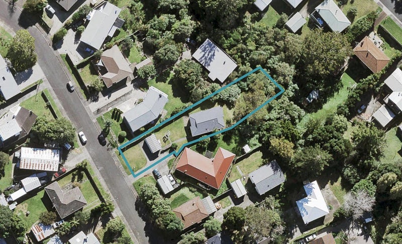 19D Crocombe Crescent, Beach Haven, Auckland - Carousel 1