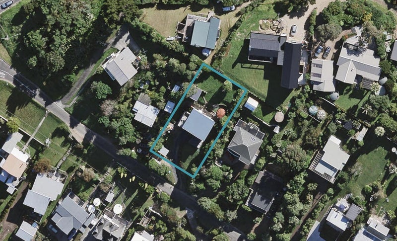 7 Moana Avenue, Surfdale, Waiheke Island - Carousel 1