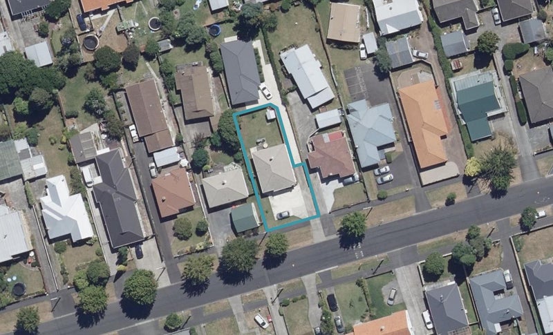63 Claude Street, Fairfield, Hamilton - Carousel 1