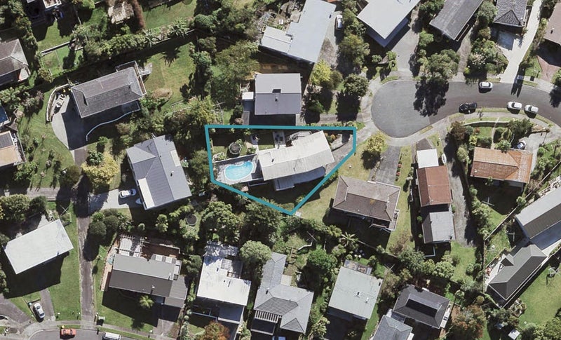 18 Ensign Place, Hillcrest, Auckland - Carousel 1