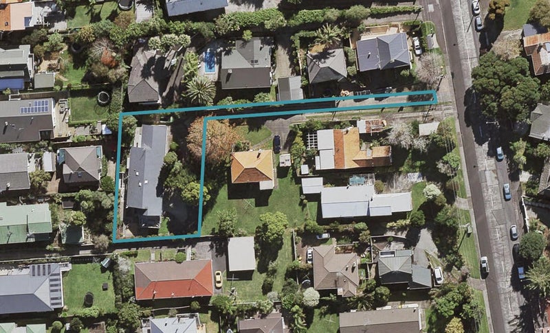 2/190 Queen Street, Northcote Point, Auckland - Carousel 1