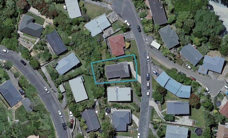 11 Alwyn Place, Newlands, Wellington - Carousel 1