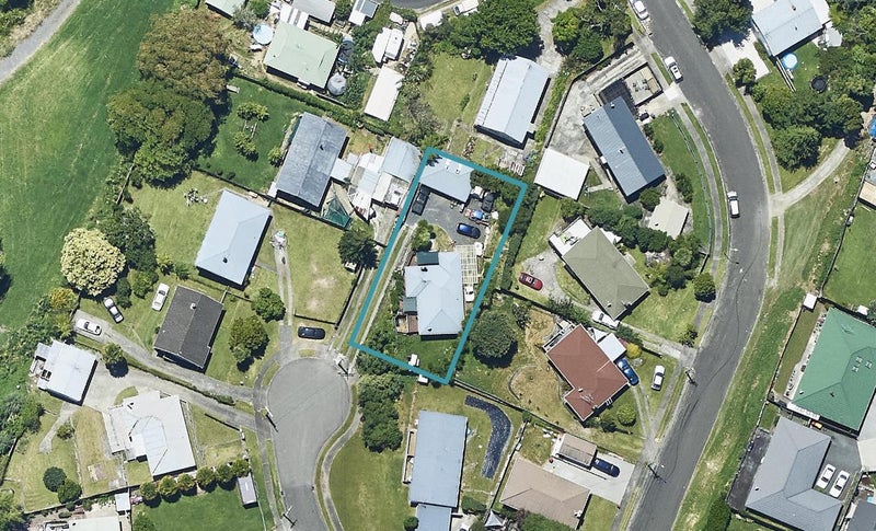 12 Scott Street, Gate Pa, Tauranga - Carousel 1