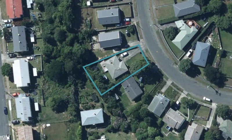 24 Swansea Street, Cannons Creek, Porirua - Carousel 1