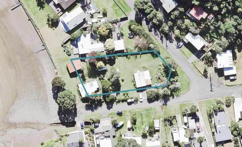 19 Foster Avenue, Huia, Auckland - Carousel 1