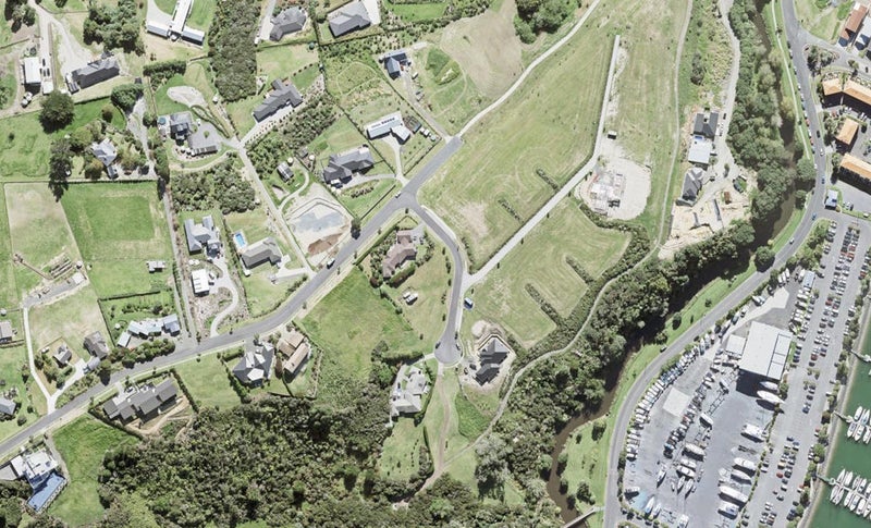 2 Laguna Place, Matakatia, Whangaparaoa - Carousel 1