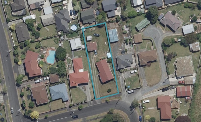 5 Mabian Crescent, Deanwell, Hamilton - Carousel 1