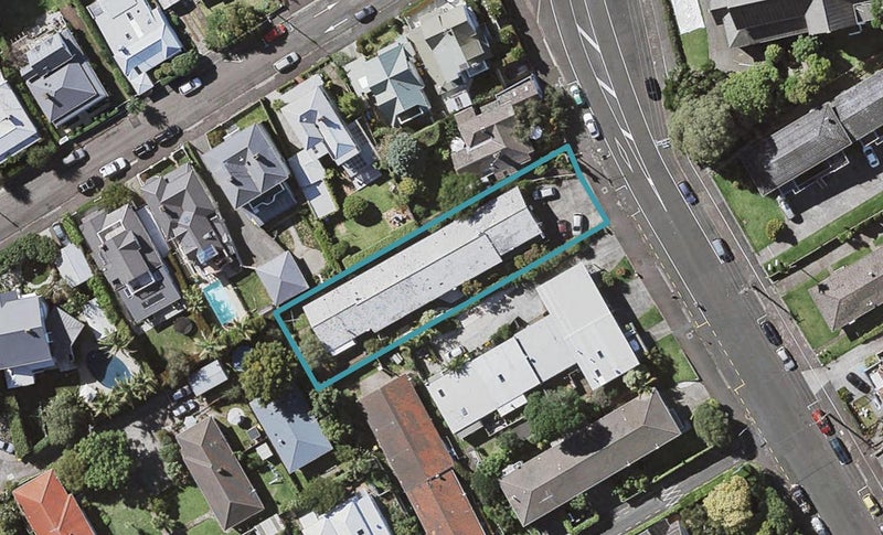 2/17 Church Street, Devonport, Auckland - Carousel 1