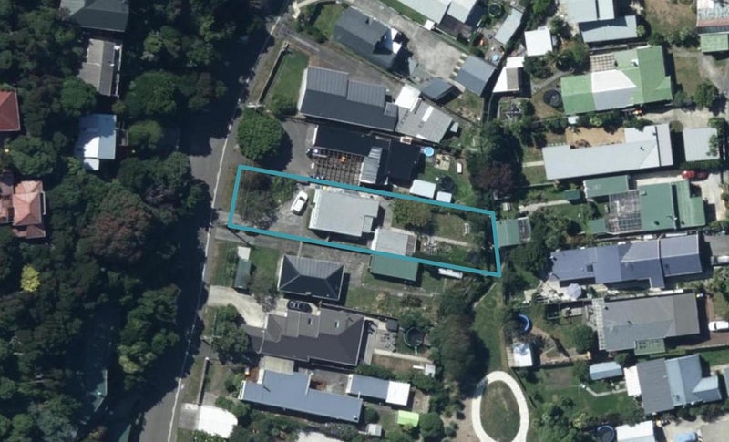 42 Airlie Road, Plimmerton, Porirua - Carousel 1