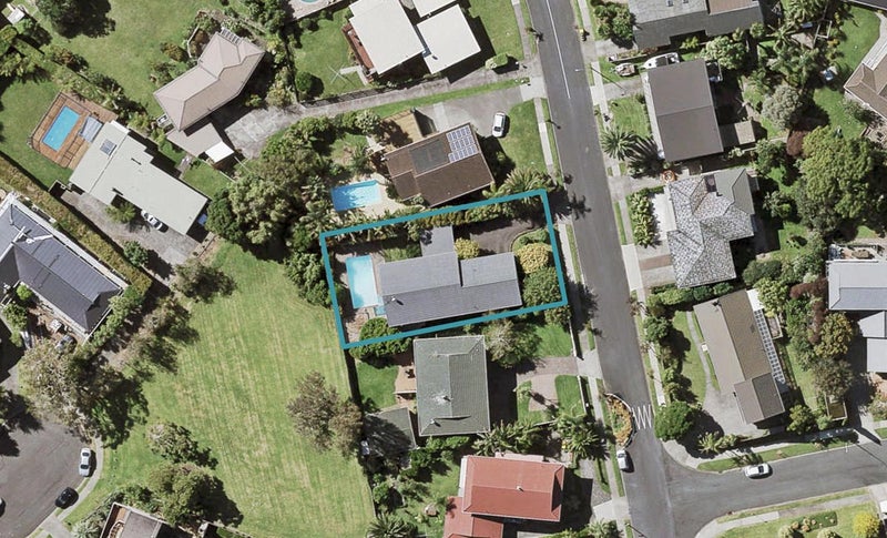 16 Treeway, Sunnyhills, Auckland - Carousel 1