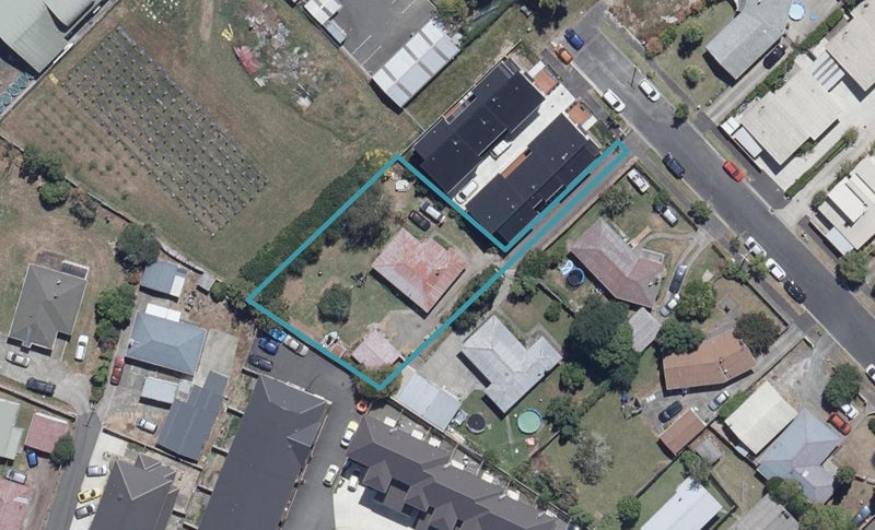 9 Gazeley Avenue, Silverdale, Hamilton - Carousel 1