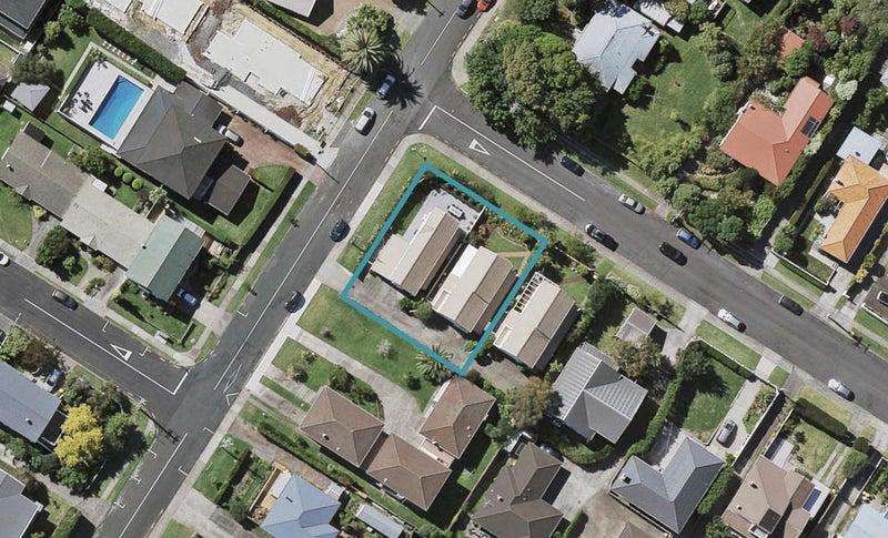 1/1 Waitemata Road, Hauraki, Auckland - Carousel 1