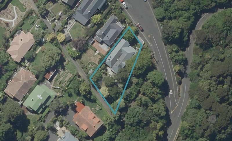 2 Chamberlain Street, Maori Hill, Dunedin - Carousel 1