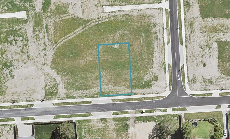 9 Raymond Grace Avenue, Huapai, Kumeu - Carousel 1