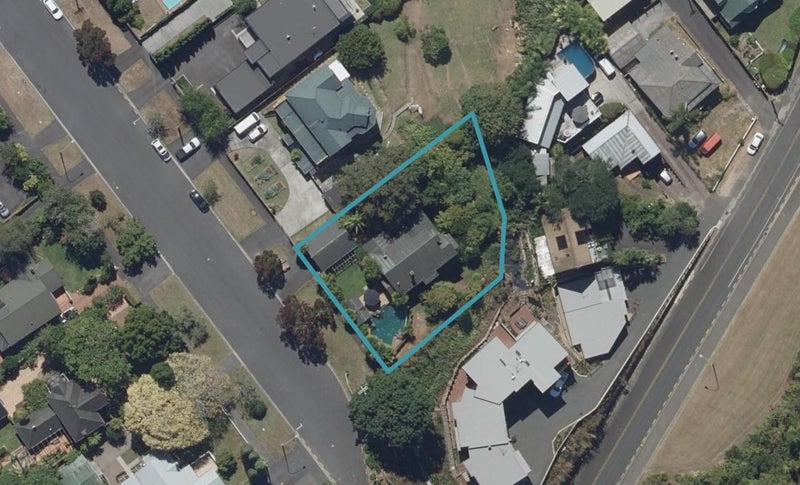 18 Anglesea Street, Hamilton Central, Hamilton - Carousel 1