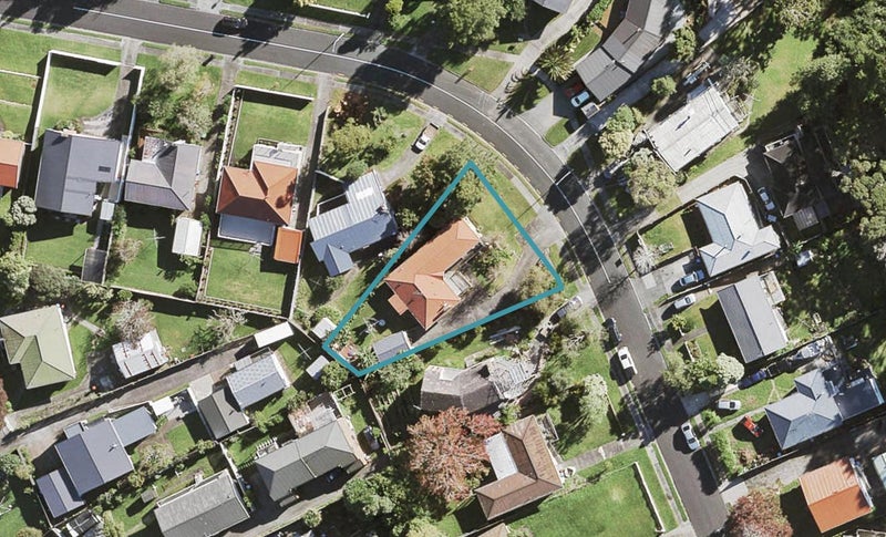 13 Rangitiki Crescent, Lynfield, Auckland - Carousel 1