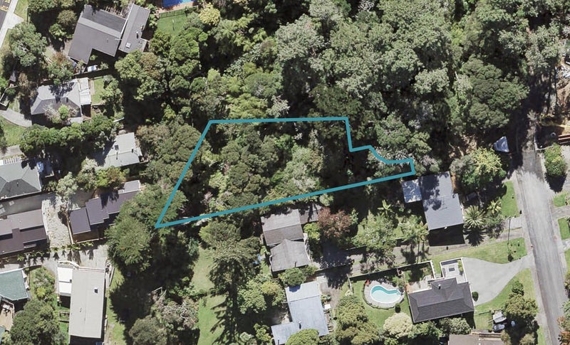 8 Happeace Lane, Titirangi, Auckland - Carousel 1