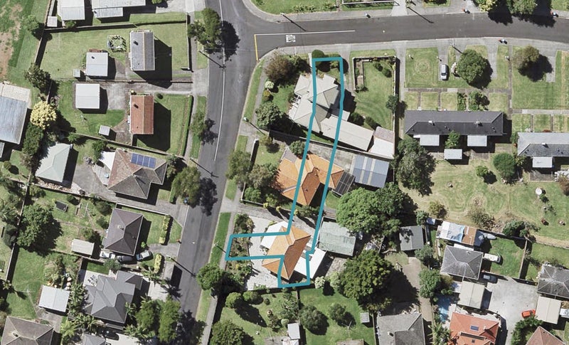 2/4 Dunkirk Road, Panmure, Auckland - Carousel 1