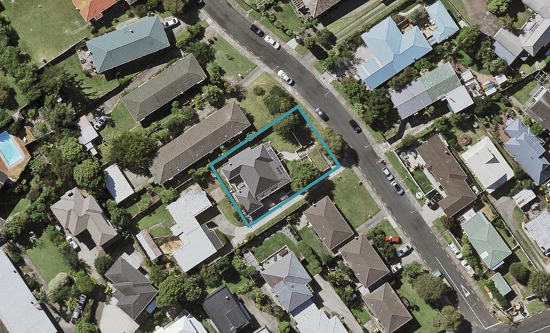 1 Margaret Place, Milford, Auckland - Carousel 1