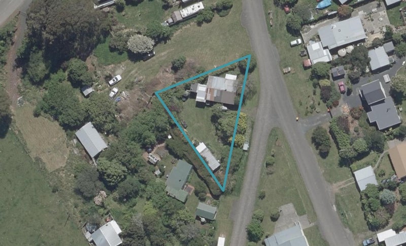 2 Baird Street, Long Beach, Port Chalmers - Carousel 1