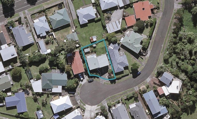 12 Harriet Place, Spotswood, New Plymouth - Carousel 1