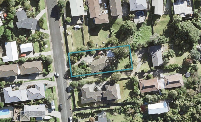 2 Charmaine Road, Torbay, Auckland - Carousel 1