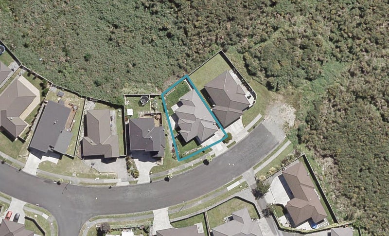 39 King Charles Drive, Kingsley Heights, Upper Hutt - Carousel 1