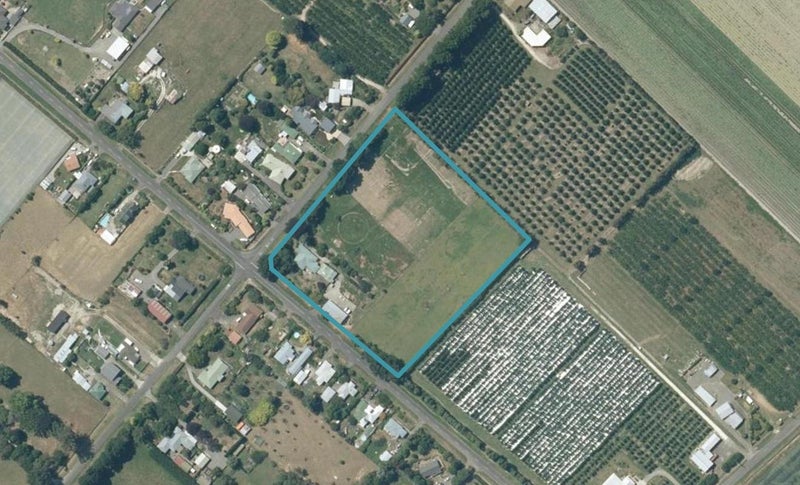892 Park Road South, Longlands, Hastings - Carousel 1