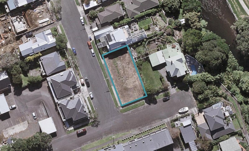 215 Gill Street, Strandon, New Plymouth - Carousel 1