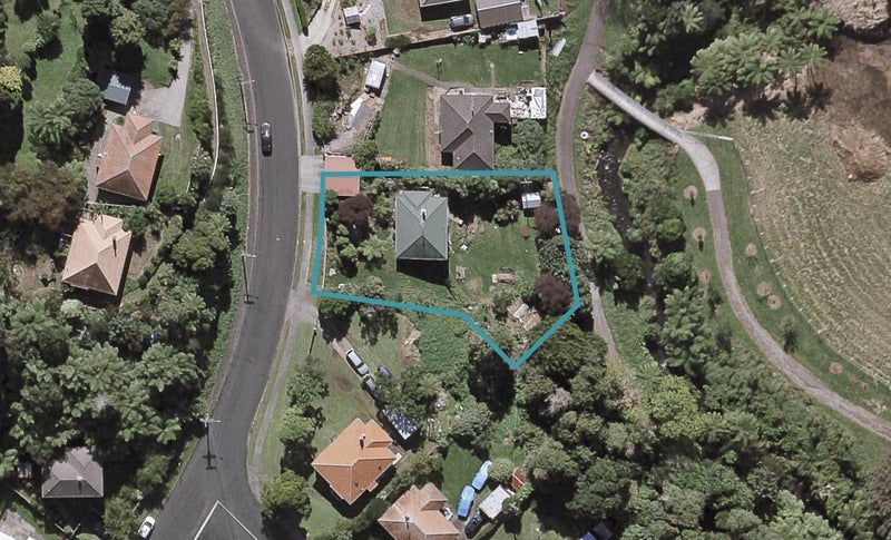 37 Glenpark Avenue, Frankleigh Park, New Plymouth - Carousel 1