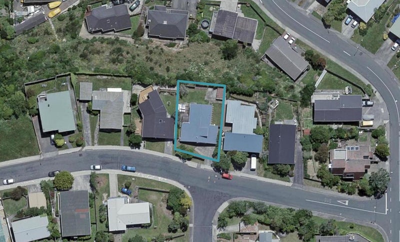 65 Chapman Street, Newlands, Wellington - Carousel 1