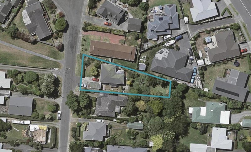 14 Miro Road, Raumati South, Paraparaumu - Carousel 1