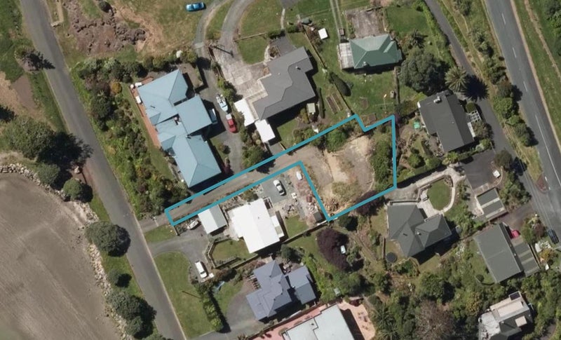 252B Beach Road, Onerahi, Whangarei - Carousel 1