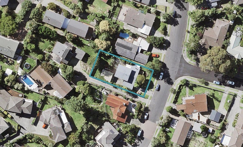 8 Langana Avenue, Browns Bay, Auckland - Carousel 1