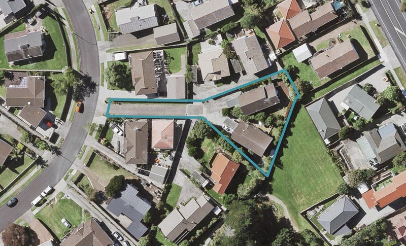 2/28 De Quincey Terrace, Highland Park, Auckland - Carousel 1