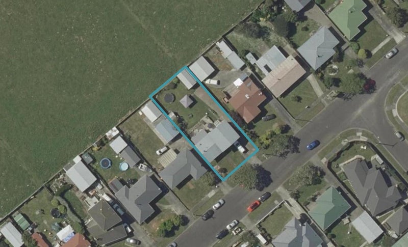 28 Peters Avenue, Cloverlea, Palmerston North - Carousel 1
