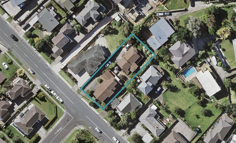 2/69 East Coast Road, Castor Bay, Auckland - Carousel 1