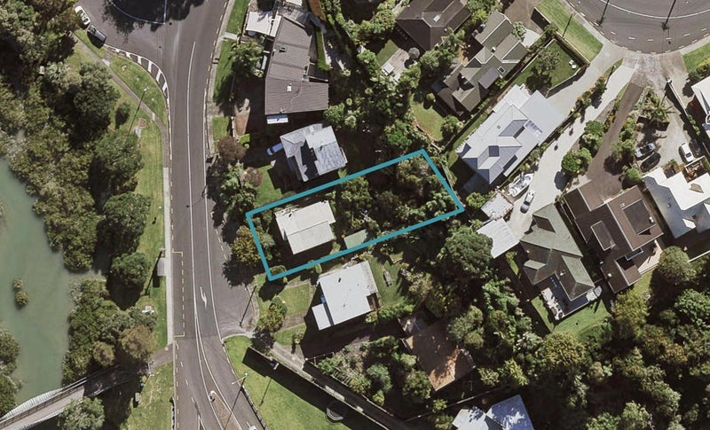 9 Sylvan Avenue, Northcote, Auckland - Carousel 1