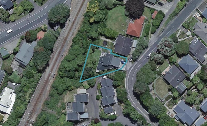 3 Omar Street, Khandallah, Wellington - Carousel 1