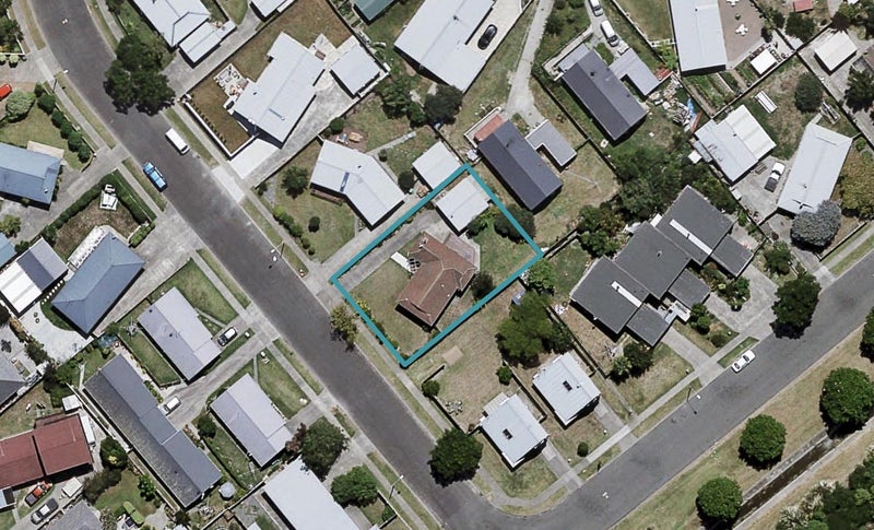 42 Duckworth Crescent, Greenmeadows, Napier - Carousel 1