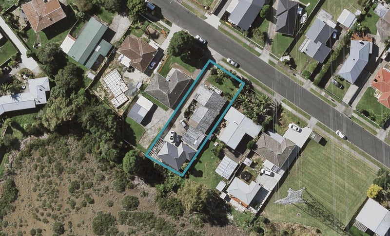 79 Edgewater Drive, Pakuranga, Auckland - Carousel 1