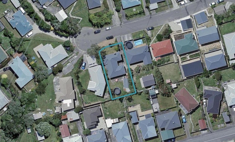 11 Balmain Street, Newlands, Wellington - Carousel 1