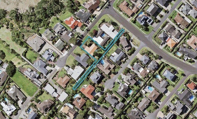 6 Falstaff Place, Half Moon Bay, Auckland - Carousel 1