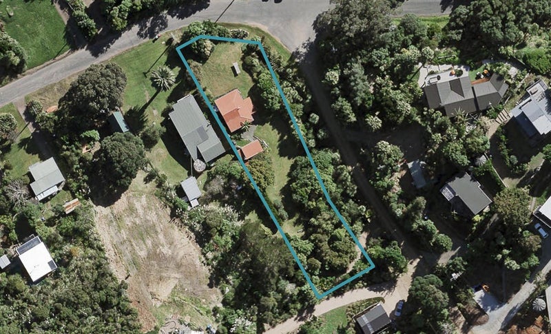 46 Great Barrier Road, Oneroa, Waiheke Island - Carousel 1