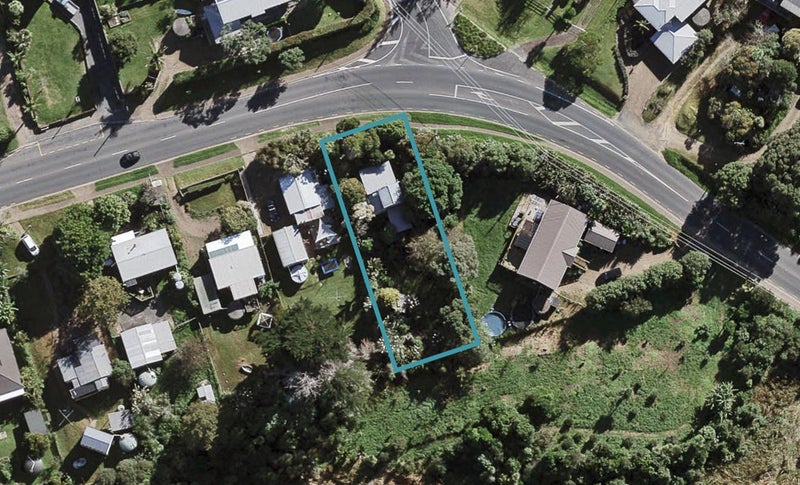 1 Mitchell Road, Surfdale, Waiheke Island - Carousel 1