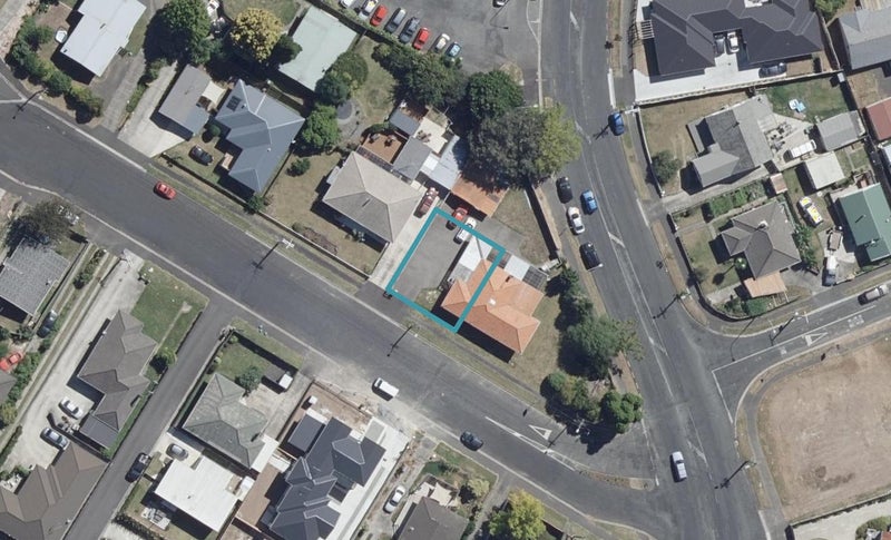 2C Carey Street, Maeroa, Hamilton - Carousel 1