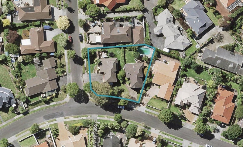 2/1 Ayrshire Place, Somerville, Manukau - Carousel 1
