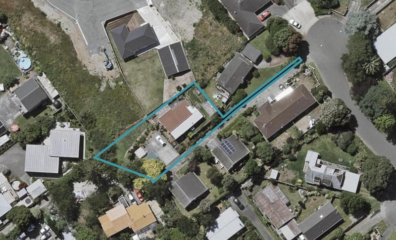 32 Sunshine Avenue, Paraparaumu - Carousel 1