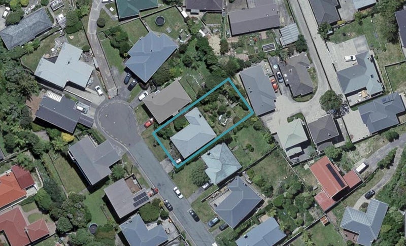 26 Longcroft Terrace, Newlands, Wellington - Carousel 1